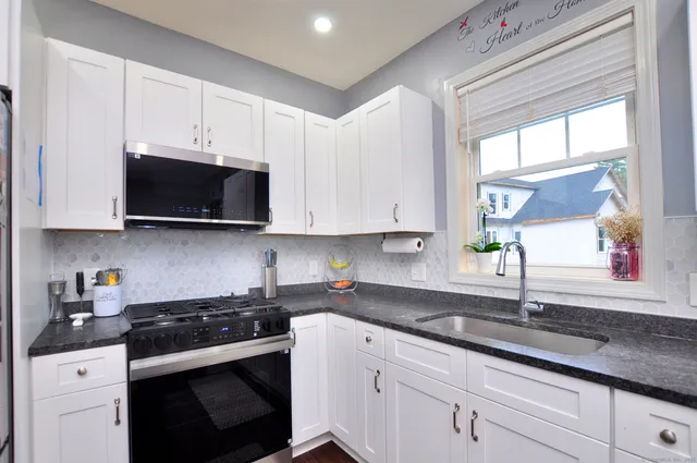 $3,250 | 54 Cambridge Court, Unit 54, Simsbury, CT 06070