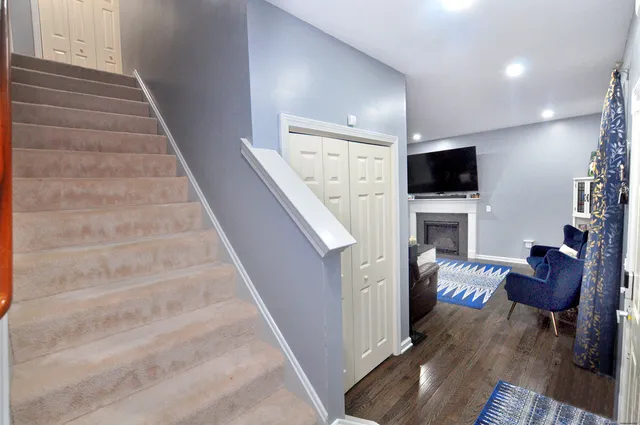 $3,250 | 54 Cambridge Court, Unit 54, Simsbury, CT 06070