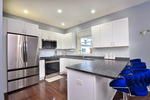 $3,250 | 54 Cambridge Court, Unit 54, Simsbury, CT 06070