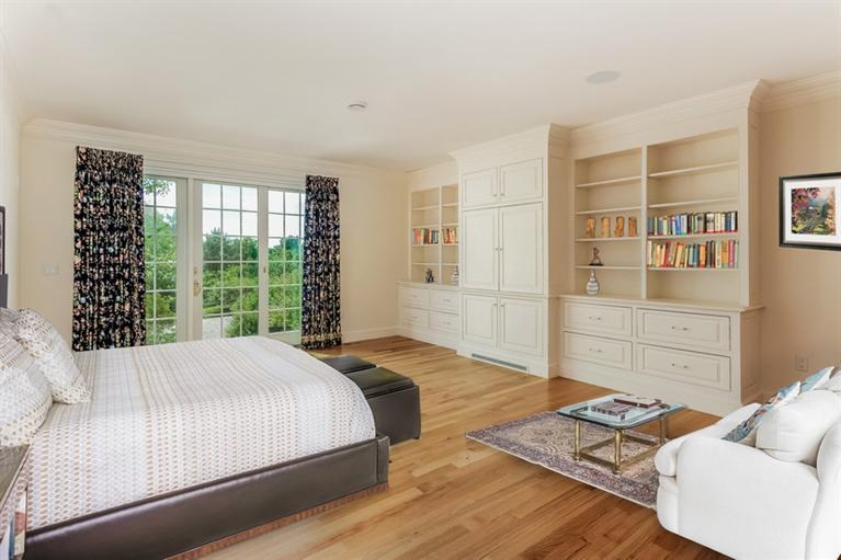85 Seapuit Road Osterville, MA 02655 - Photo 13 of 22 a bedroom with a bed and a window