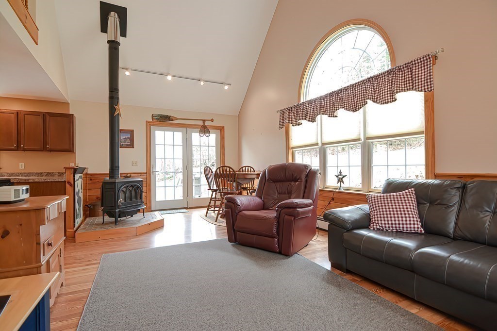 283 Oakham Road Barre, MA 01005 - Photo 14 of 40