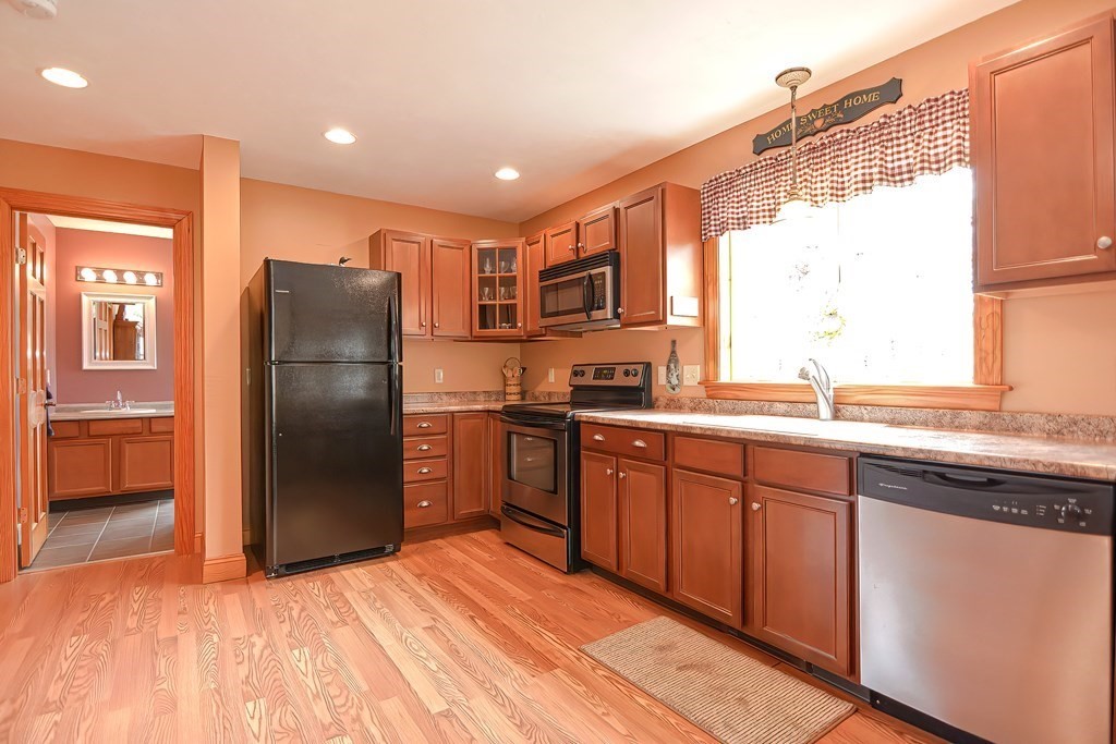 283 Oakham Road Barre, MA 01005 - Photo 2 of 40