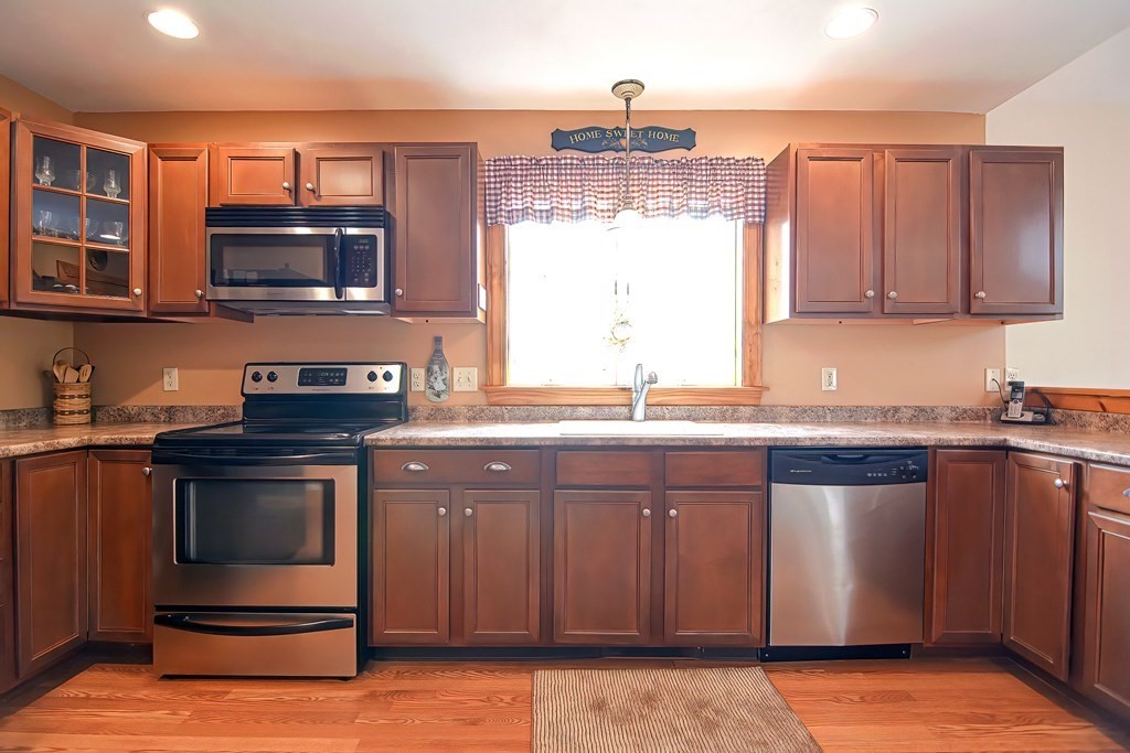 283 Oakham Road Barre, MA 01005 - Photo 6 of 40
