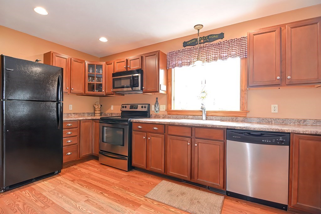 283 Oakham Road Barre, MA 01005 - Photo 7 of 40