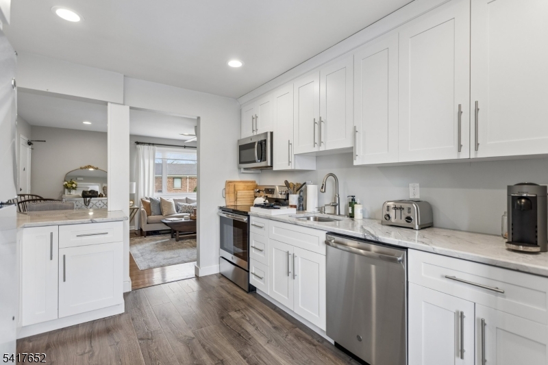 97B Troy Drive, Unit B Springfield, NJ 07081 - Photo 3 of 15