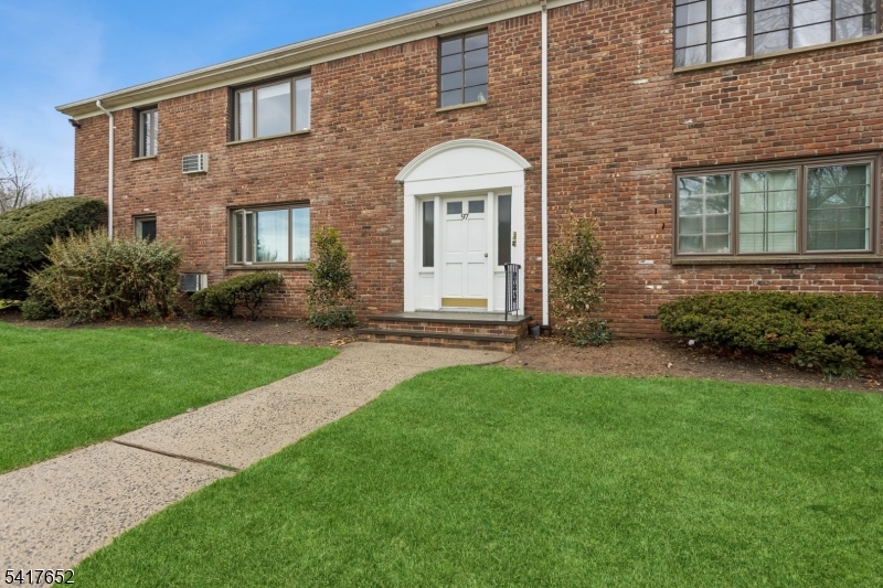 97B Troy Drive, Unit B Springfield, NJ 07081 - Photo 10 of 15