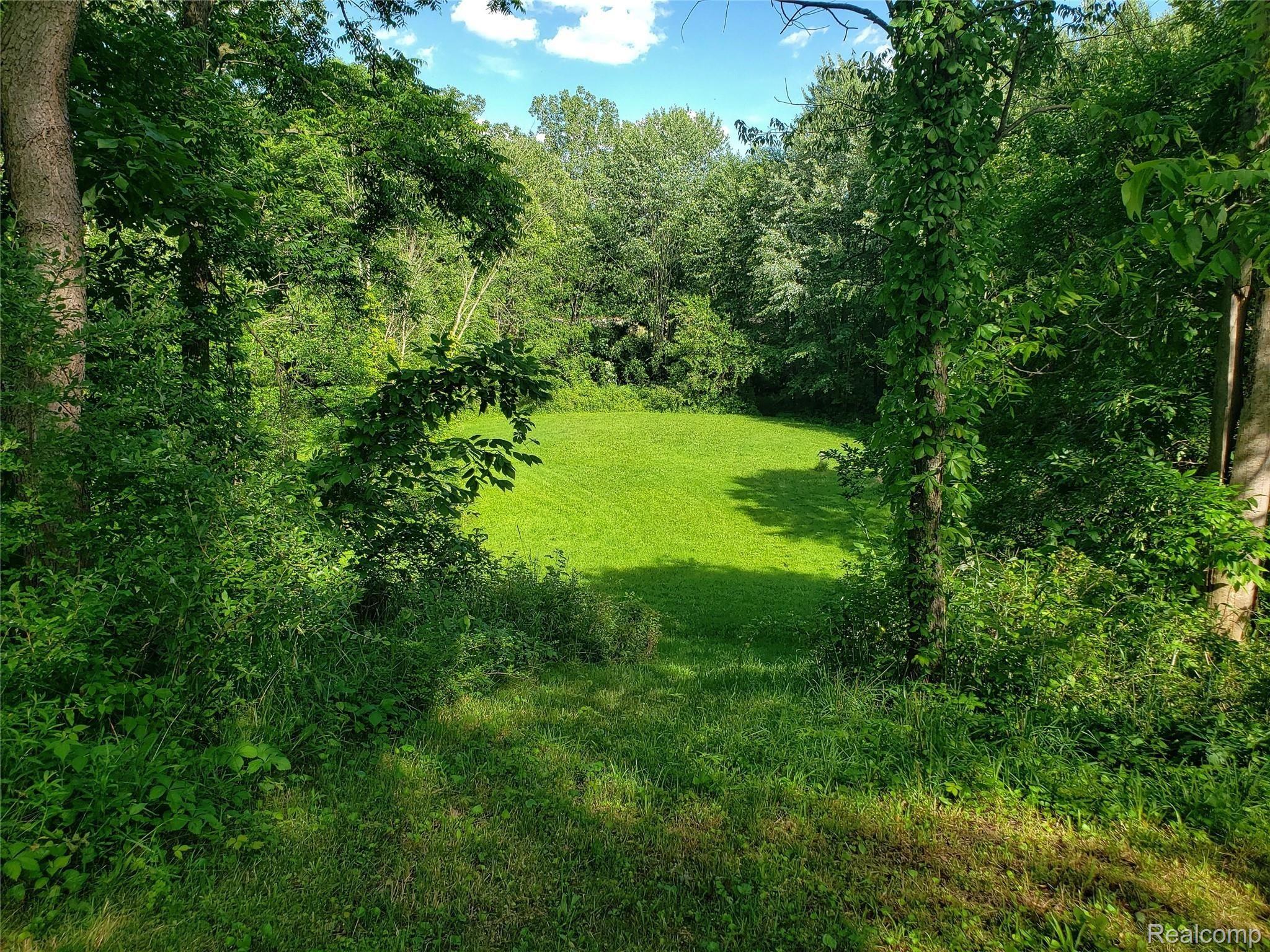 8700 Oak Grove Road Howell, MI 48855 - Photo 32 of 38 20190626_172424-02.jpeg