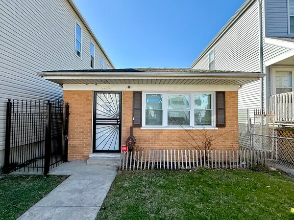 $275,000 | 4630 South Honore Street, Chicago, IL 60609