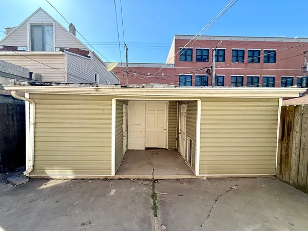 $275,000 | 4630 South Honore Street, Chicago, IL 60609