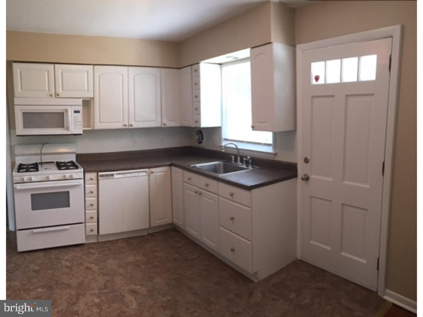 325 Rettop Place Warminster, PA 18974 - Photo 3 of 13 Gallery Image 3