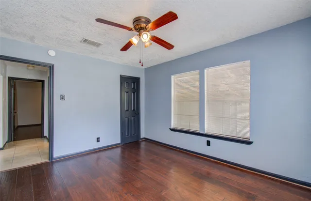 $1,900 | 5319 Bell Street, Houston, TX 77023