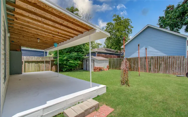 $1,900 | 5319 Bell Street, Houston, TX 77023