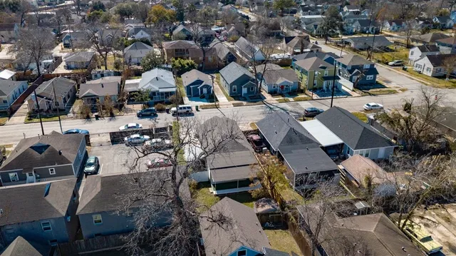 $1,900 | 5319 Bell Street, Houston, TX 77023