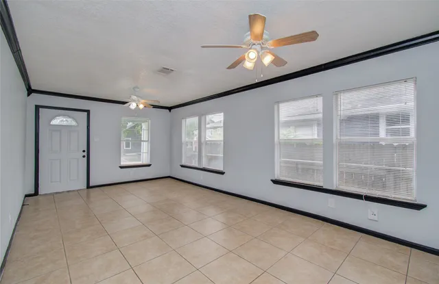 $1,900 | 5319 Bell Street, Houston, TX 77023