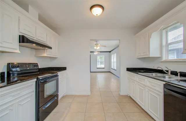 $1,900 | 5319 Bell Street, Houston, TX 77023