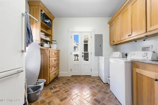 $2,400,000 | 106 Ashwood Drive, Pass Christian, MS 39571