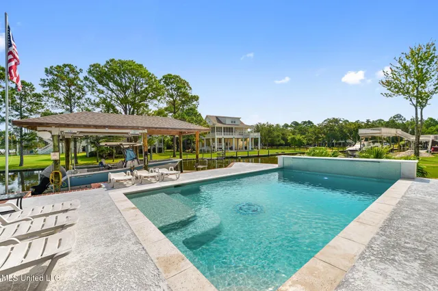 $2,400,000 | 106 Ashwood Drive, Pass Christian, MS 39571