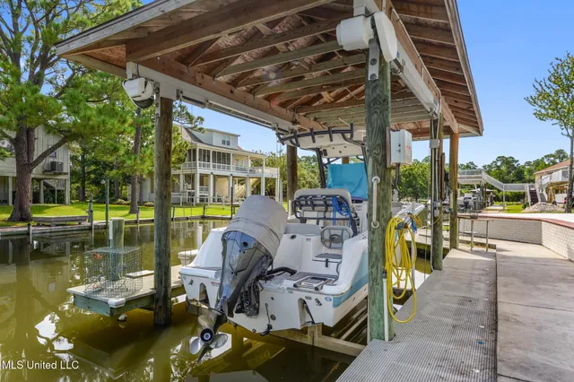 $2,400,000 | 106 Ashwood Drive, Pass Christian, MS 39571