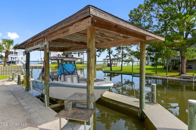 $2,400,000 | 106 Ashwood Drive, Pass Christian, MS 39571