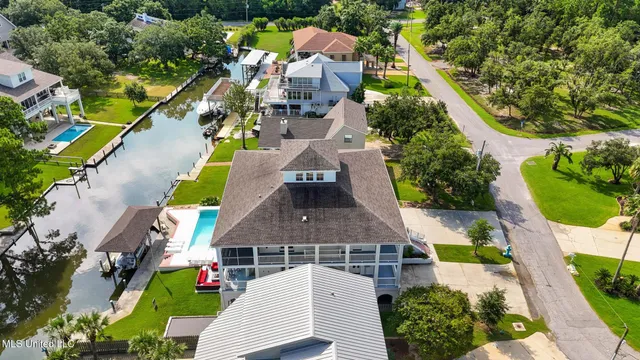 $2,400,000 | 106 Ashwood Drive, Pass Christian, MS 39571