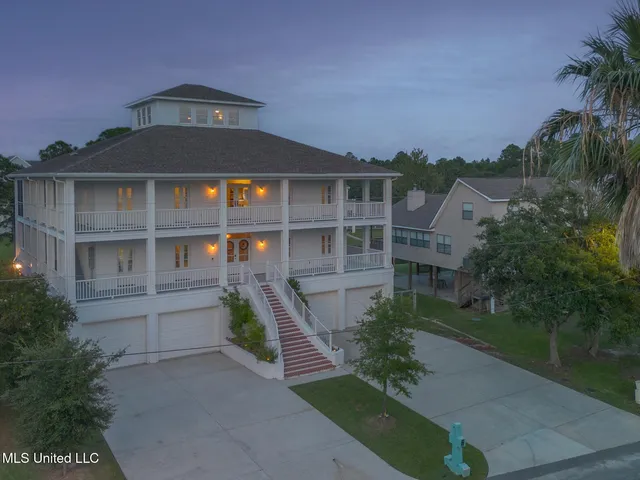 $2,400,000 | 106 Ashwood Drive, Pass Christian, MS 39571