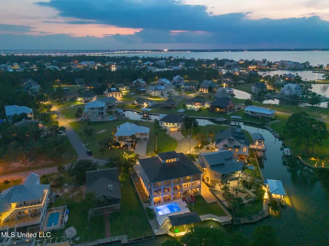 $2,400,000 | 106 Ashwood Drive, Pass Christian, MS 39571