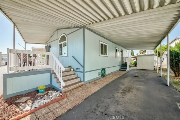 a view of outdoor space