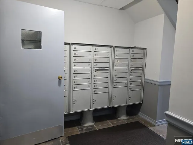 $99,900 | 199 Bergen Turnpike, Unit 3D, Ridgefield Park, NJ 07660