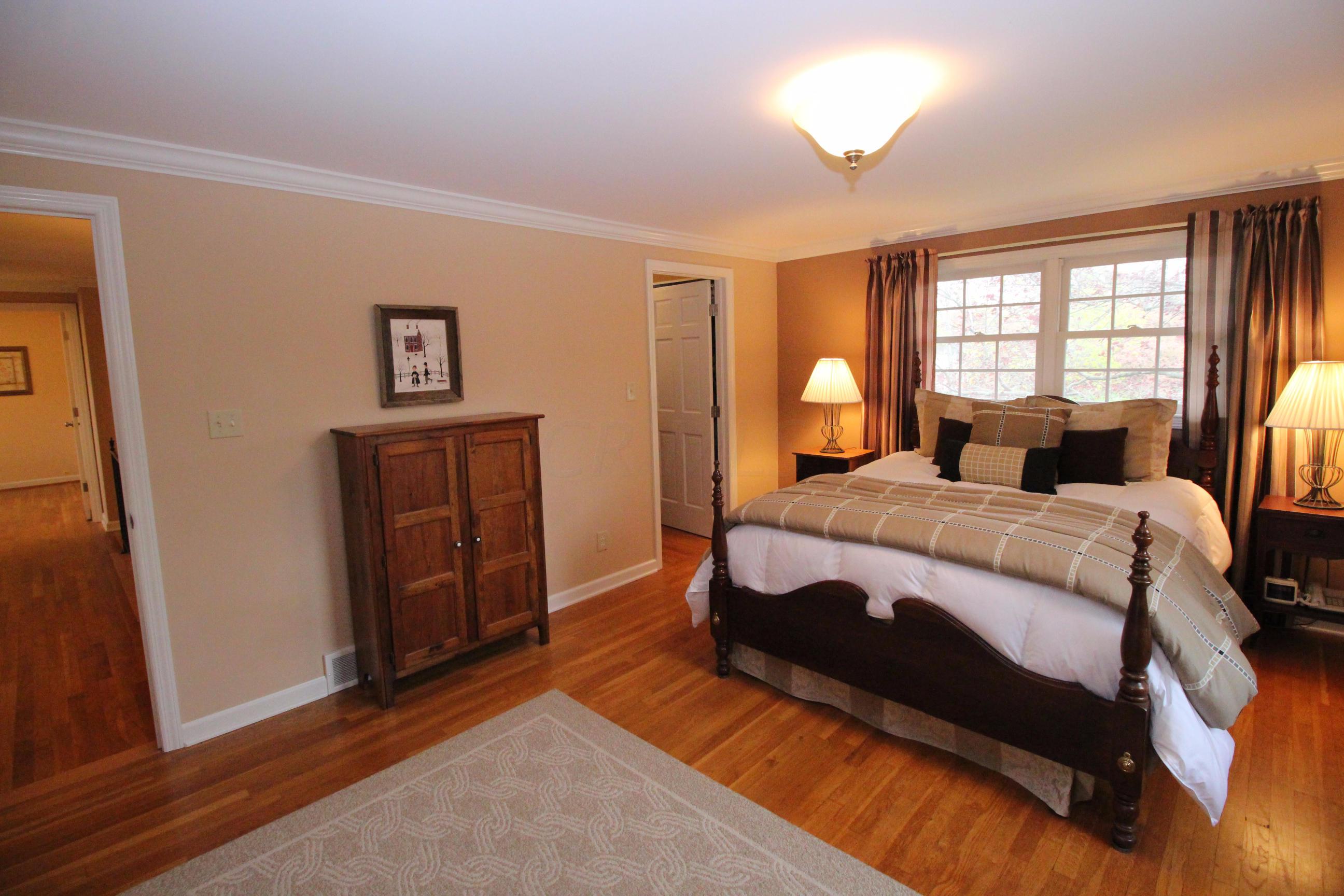 2258 Cheltenham Road Columbus, OH 43220 - Photo 33 of 54