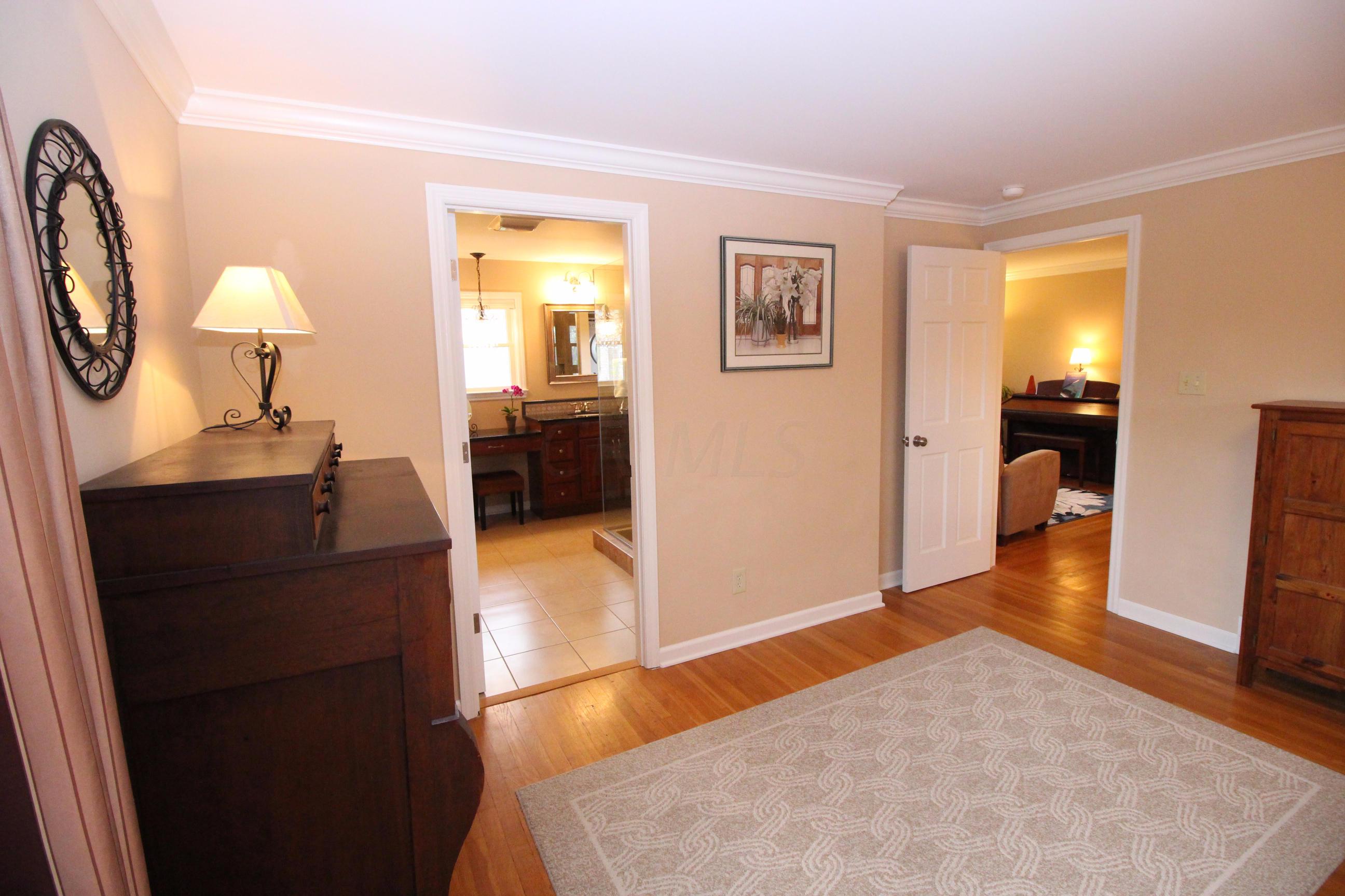 2258 Cheltenham Road Columbus, OH 43220 - Photo 35 of 54