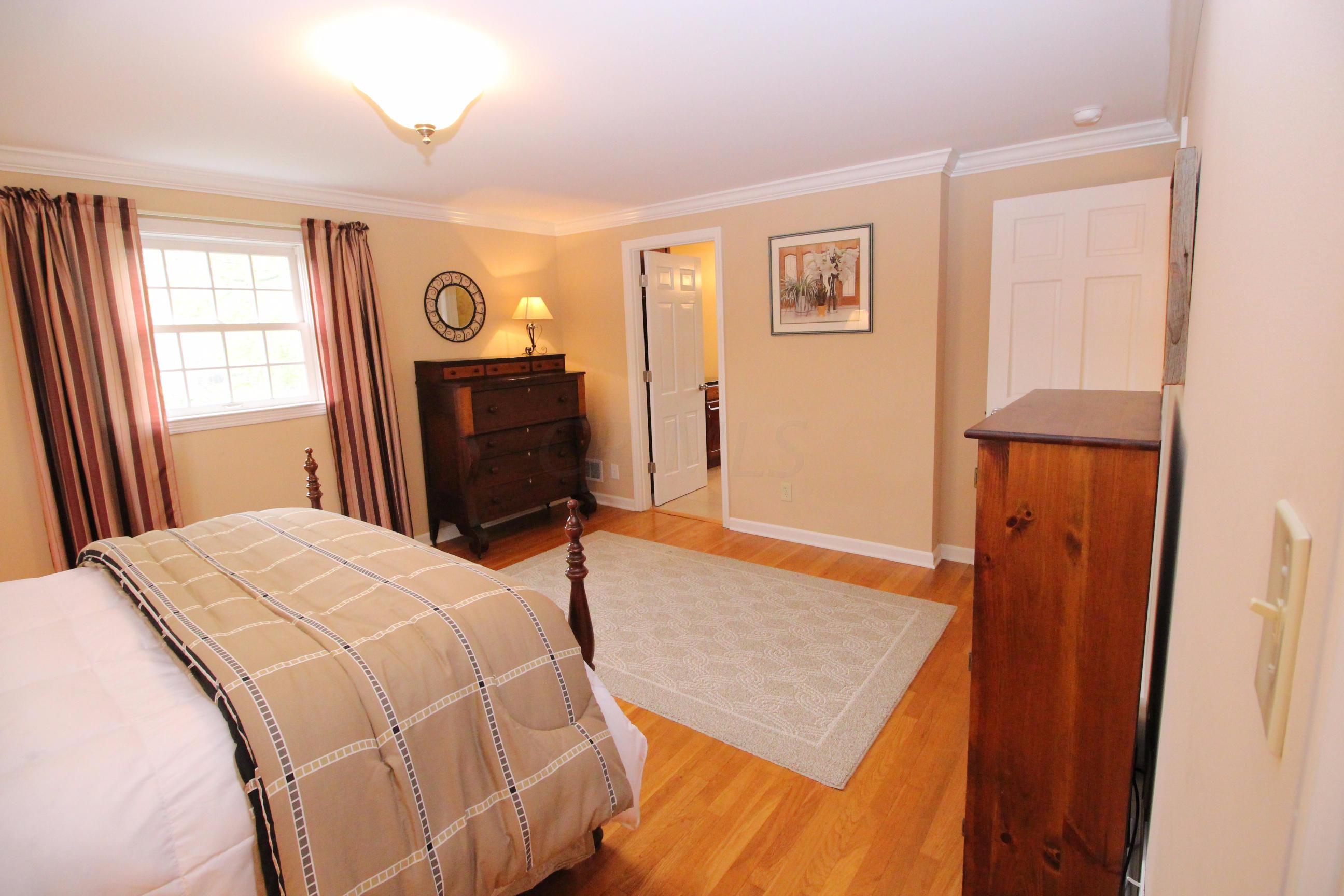2258 Cheltenham Road Columbus, OH 43220 - Photo 38 of 54