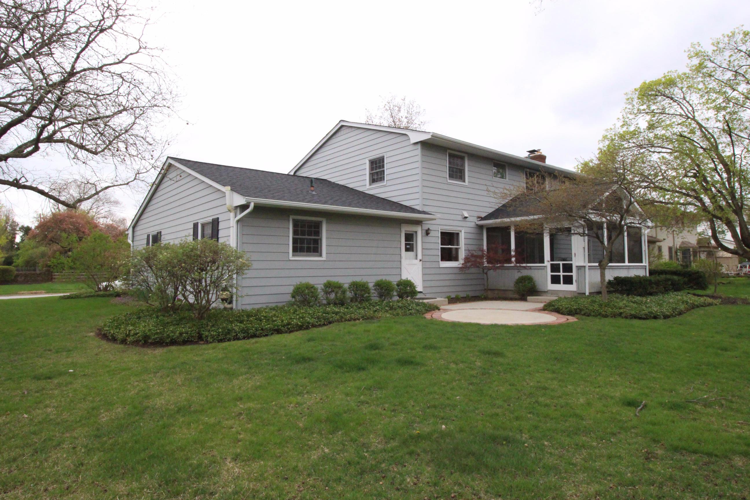 2258 Cheltenham Road Columbus, OH 43220 - Photo 4 of 54