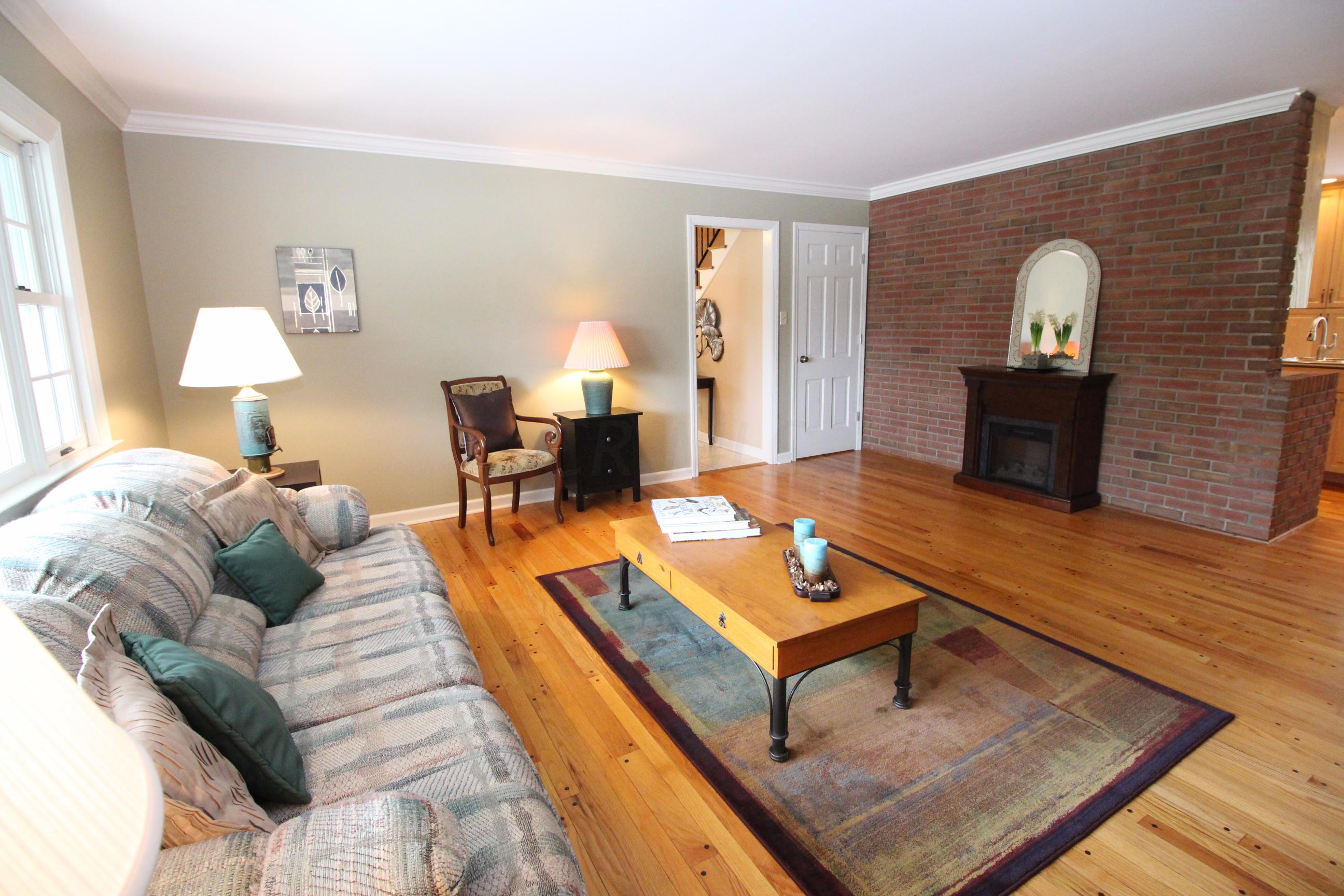 2258 Cheltenham Road Columbus, OH 43220 - Photo 10 of 54