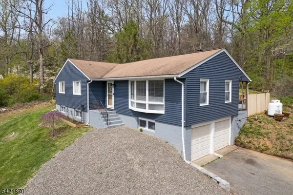 $485,000 | 2 Christine Road, Hackettstown, NJ 07840