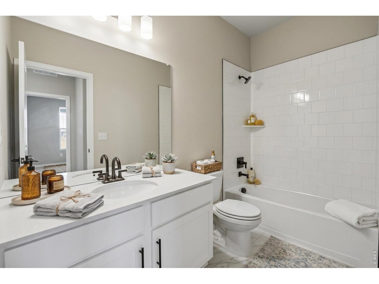 398 Rustic Barn Lane Berthoud, CO 80513 - Photo 12 of 30 Second Bathroom