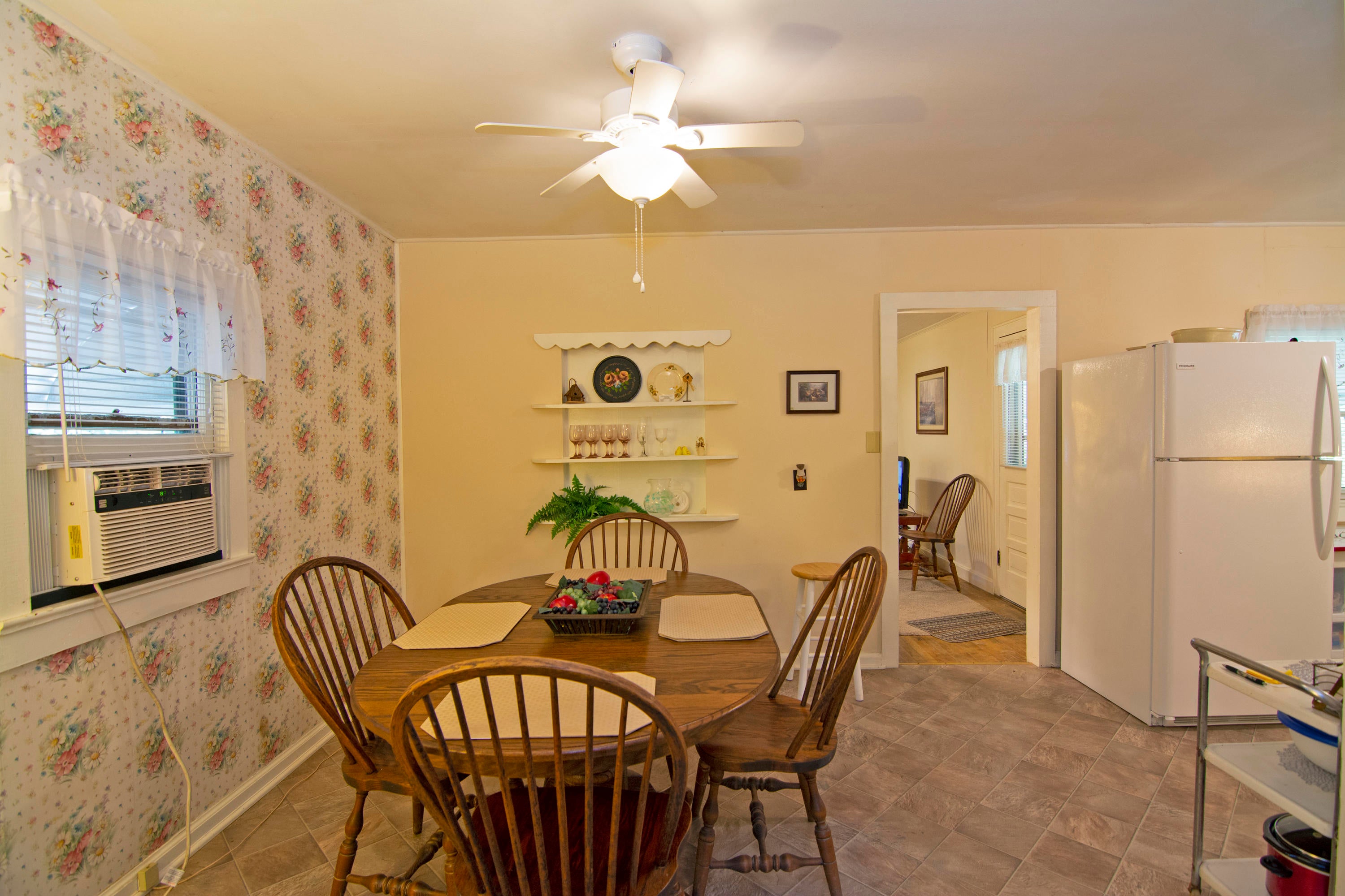 9776 State Highway 3 Alderson, WV 24910 - Photo 33 of 38 Gallery Image 33