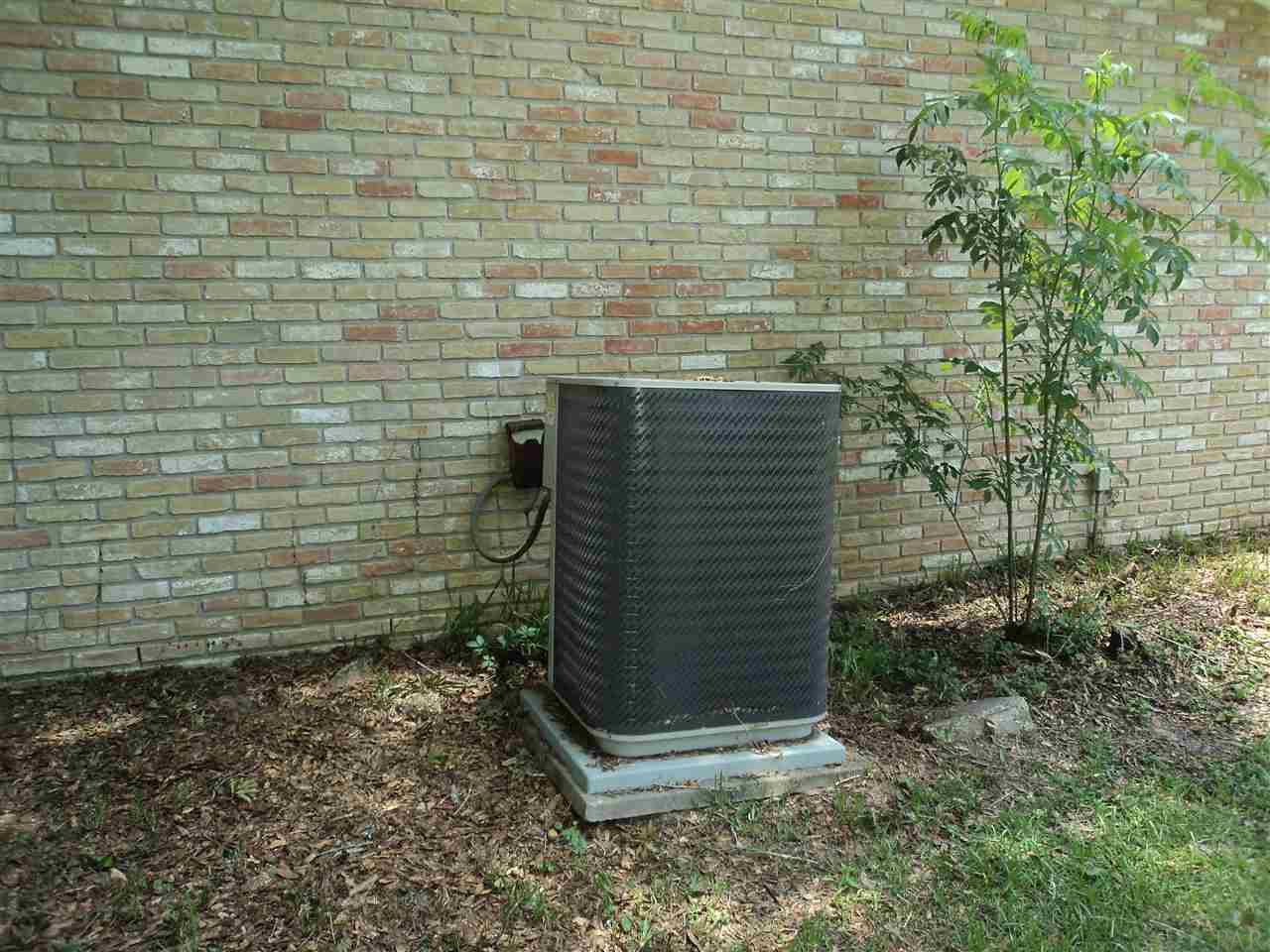 5003 Treahna Road Pensacola, FL 32526 - Photo 6 of 17 Gallery Image 6