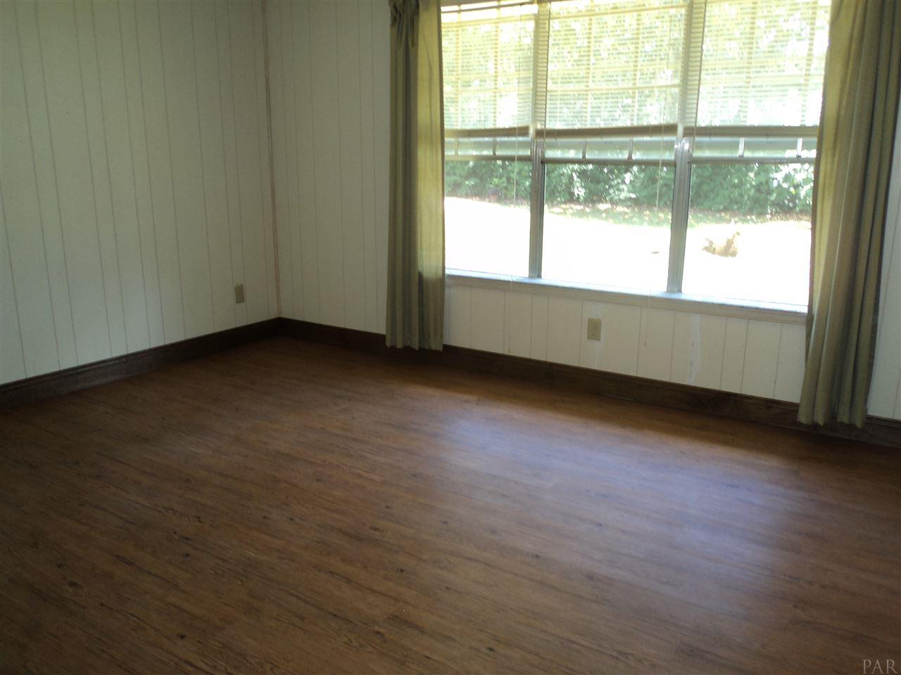 5003 Treahna Road Pensacola, FL 32526 - Photo 8 of 17 Gallery Image 8