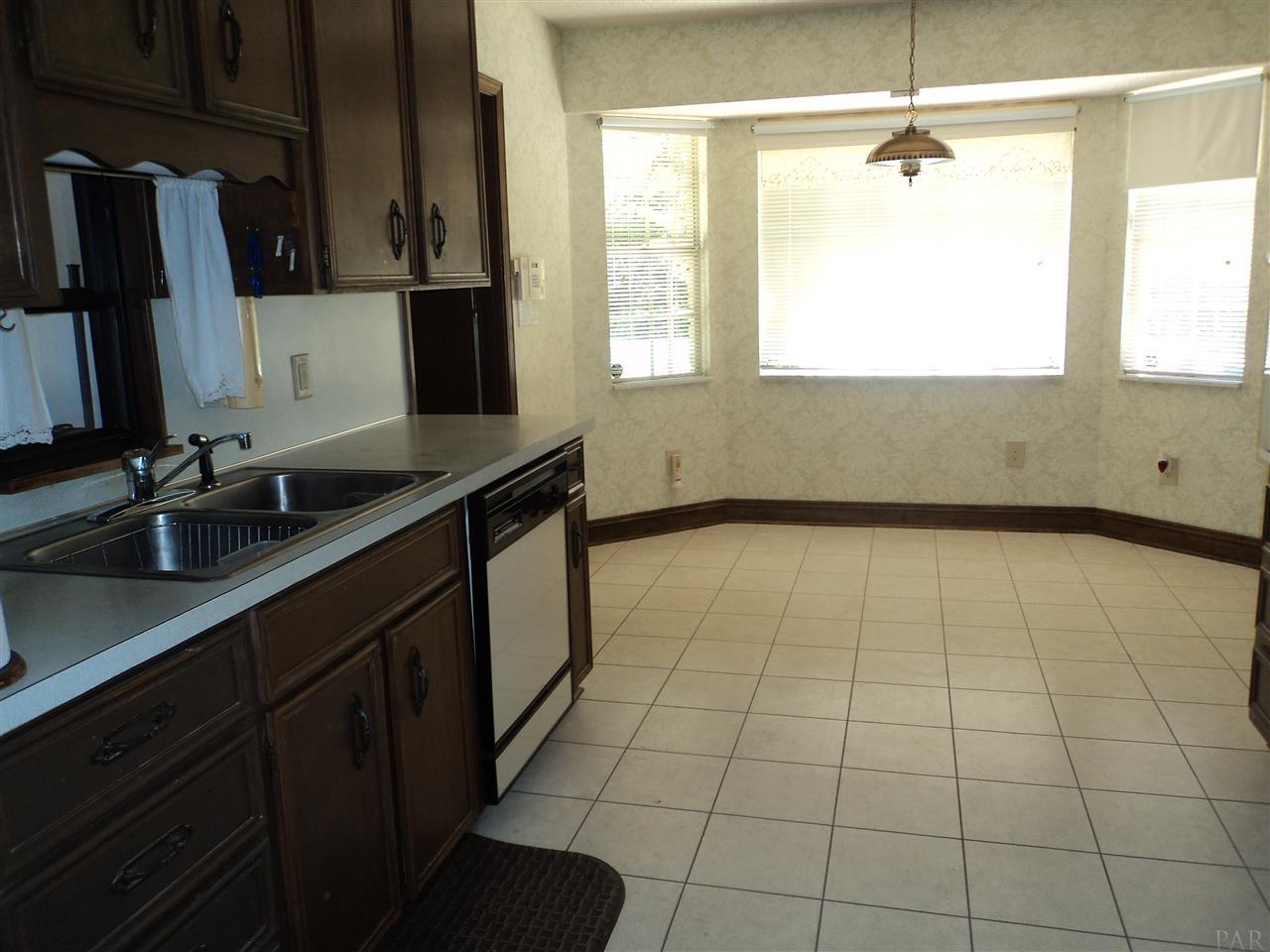 5003 Treahna Road Pensacola, FL 32526 - Photo 10 of 17 Gallery Image 10