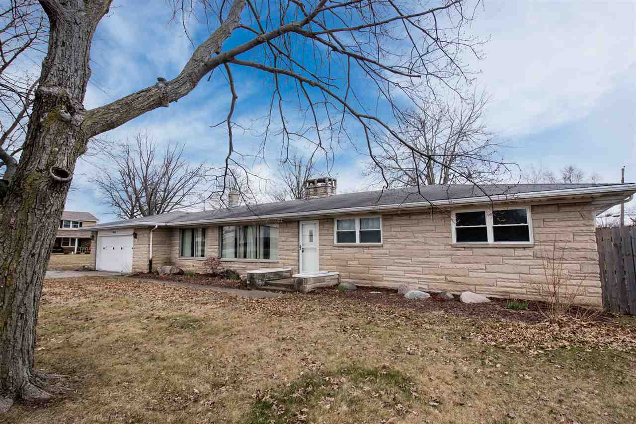 4226 Maplecrest Road Fort Wayne, IN 46815 - Photo 1 of 32