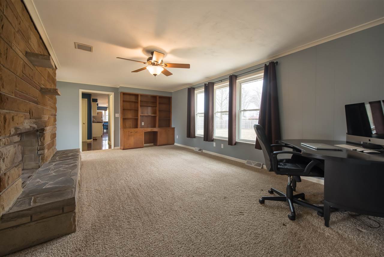 4226 Maplecrest Road Fort Wayne, IN 46815 - Photo 5 of 32