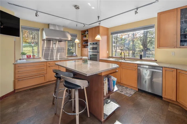 $1,200,000 | 862 East Street, Oneonta, NY 13820