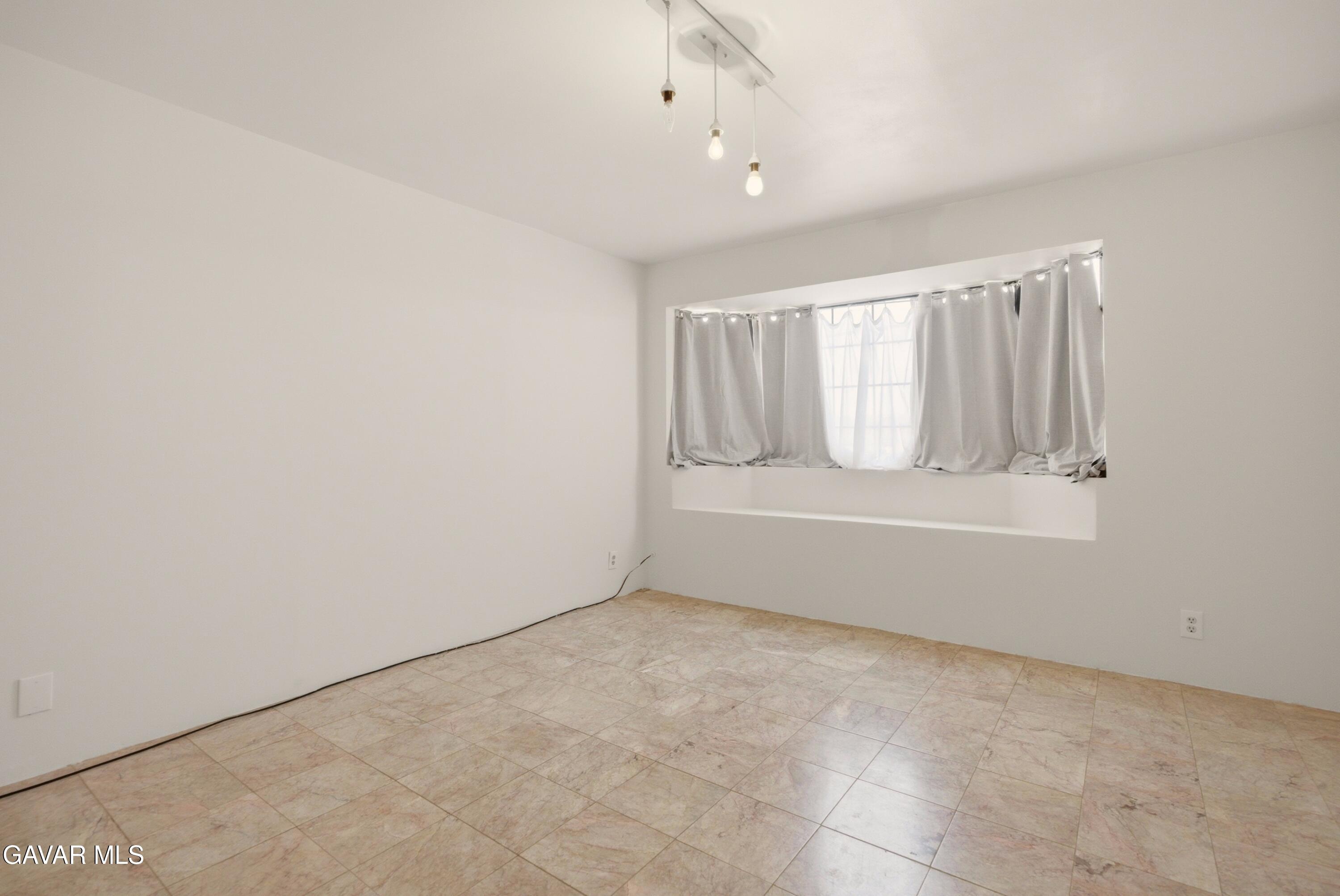 3160 East Ave R8 Palmdale, CA 93550 - Photo 12 of 25 JPP04790_dbe11007