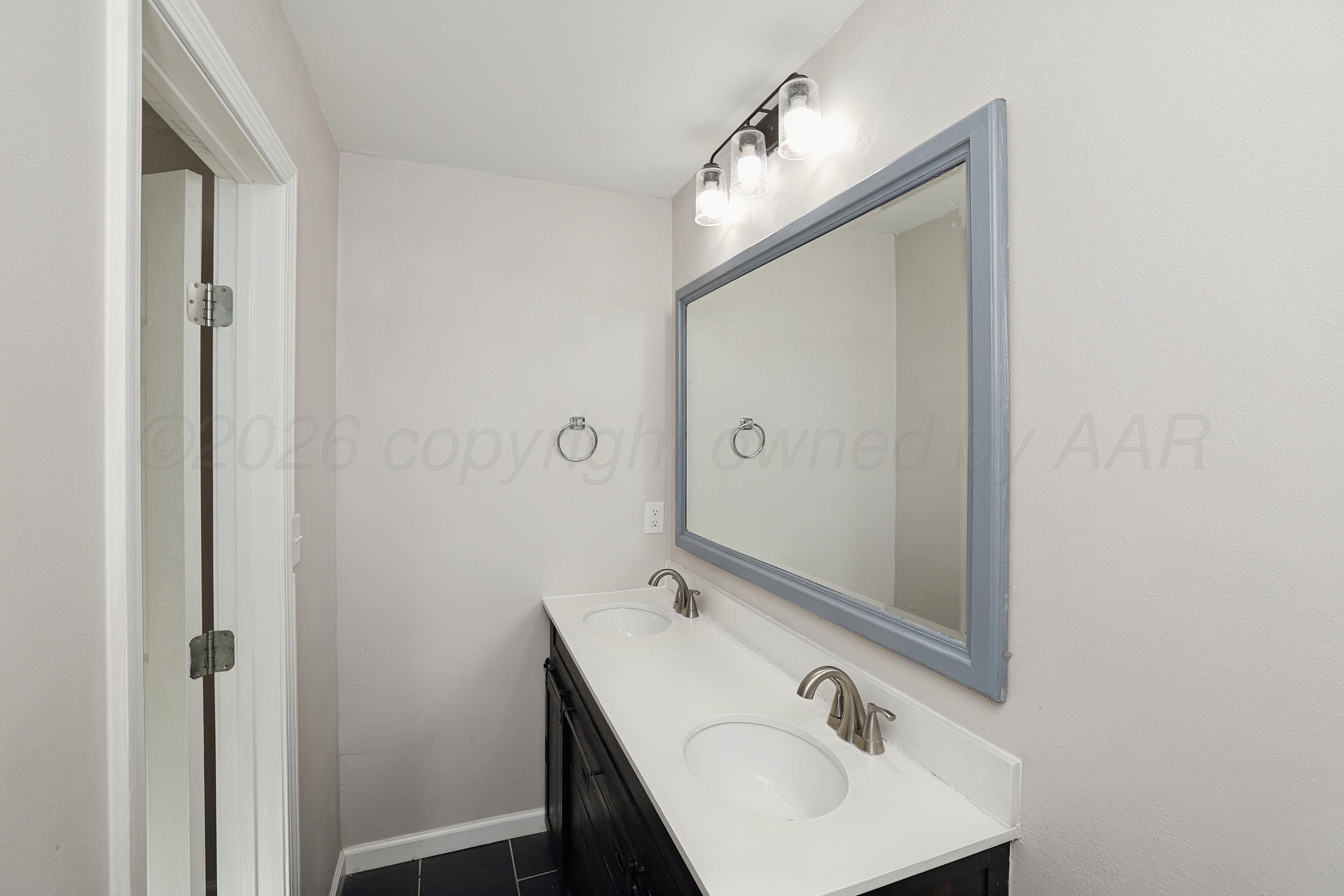 4302 Summit Circle Amarillo, TX 79109 - Photo 15 of 34 17-Primary Bath Vanity