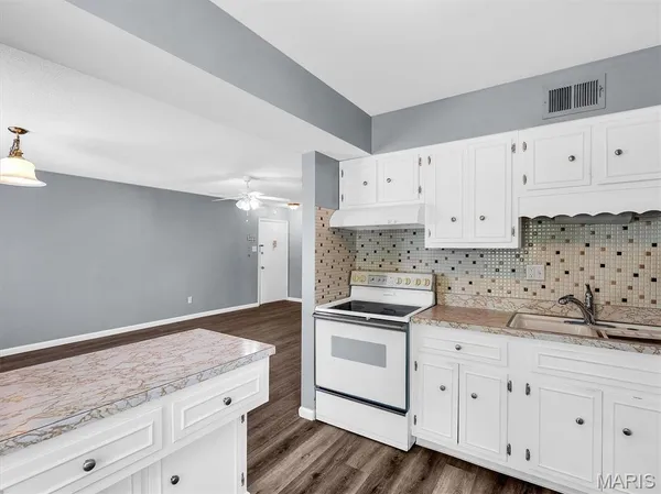 $79,500 | 1673 Herault Place, Unit H, St. Louis, MO 63125