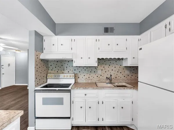 $79,500 | 1673 Herault Place, Unit H, St. Louis, MO 63125