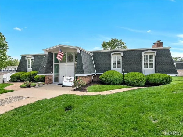 $79,500 | 1673 Herault Place, Unit H, St. Louis, MO 63125