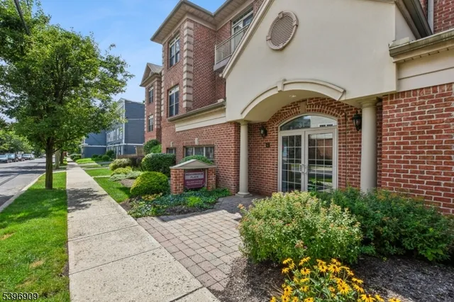 $575,000 | 31 Church Street, Unit 306, South Orange, NJ 07079