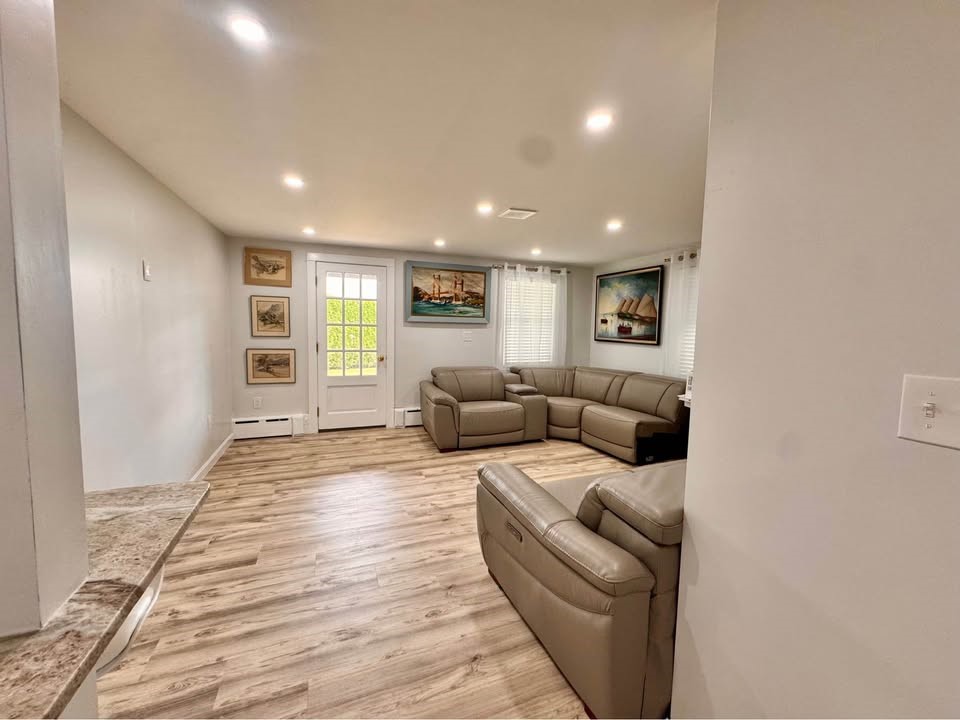 255 Purgatory Road Middletown, RI 02842 - Photo 2 of 7