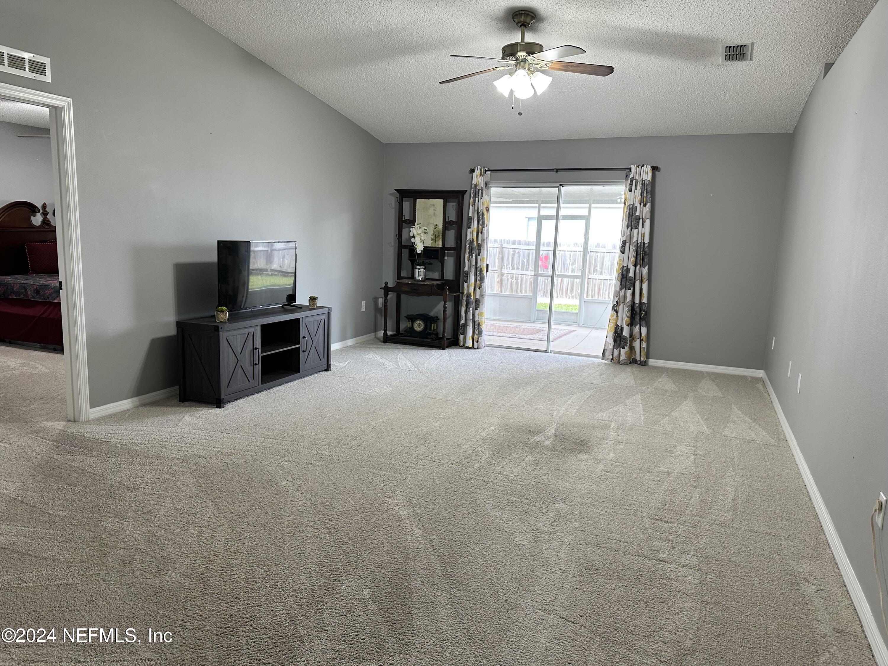 2990 Valkyrie Road Middleburg, FL 32068 - Photo 12 of 26 Living Room